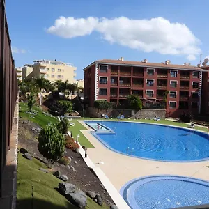 Luminoso Y Elegante, Piscinas Y Pistas De Pádel Palm-mar